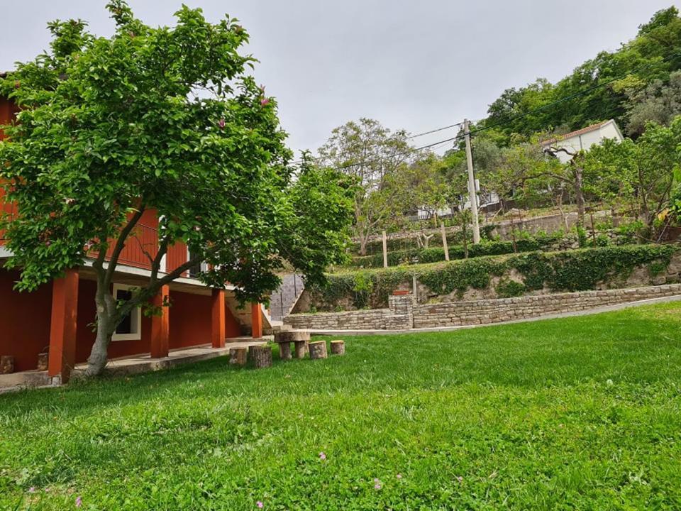 Holiday Home Vulezic บาร์ ภายนอก รูปภาพ